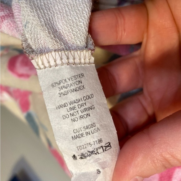 Honeyme Floral Dolman Sleeve Top NWT - Picture 8 of 11